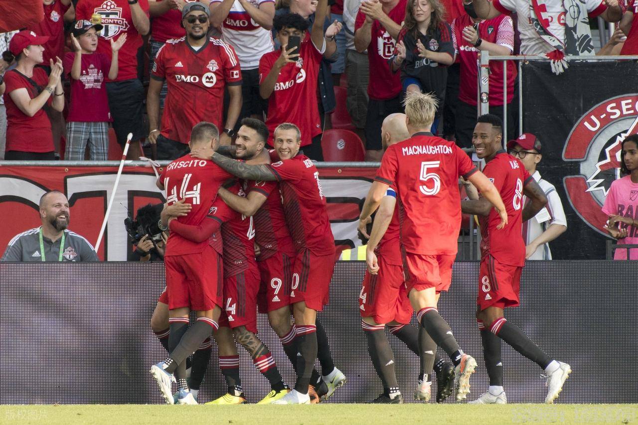 ng28F1杯赛焦点战：关中天狼队强势反弹胶东白虎队，客场强势带走胜利。传控打穿防线的简单介绍